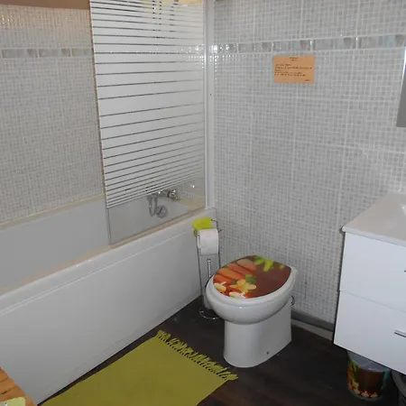 D'hotes Capsylvaine *